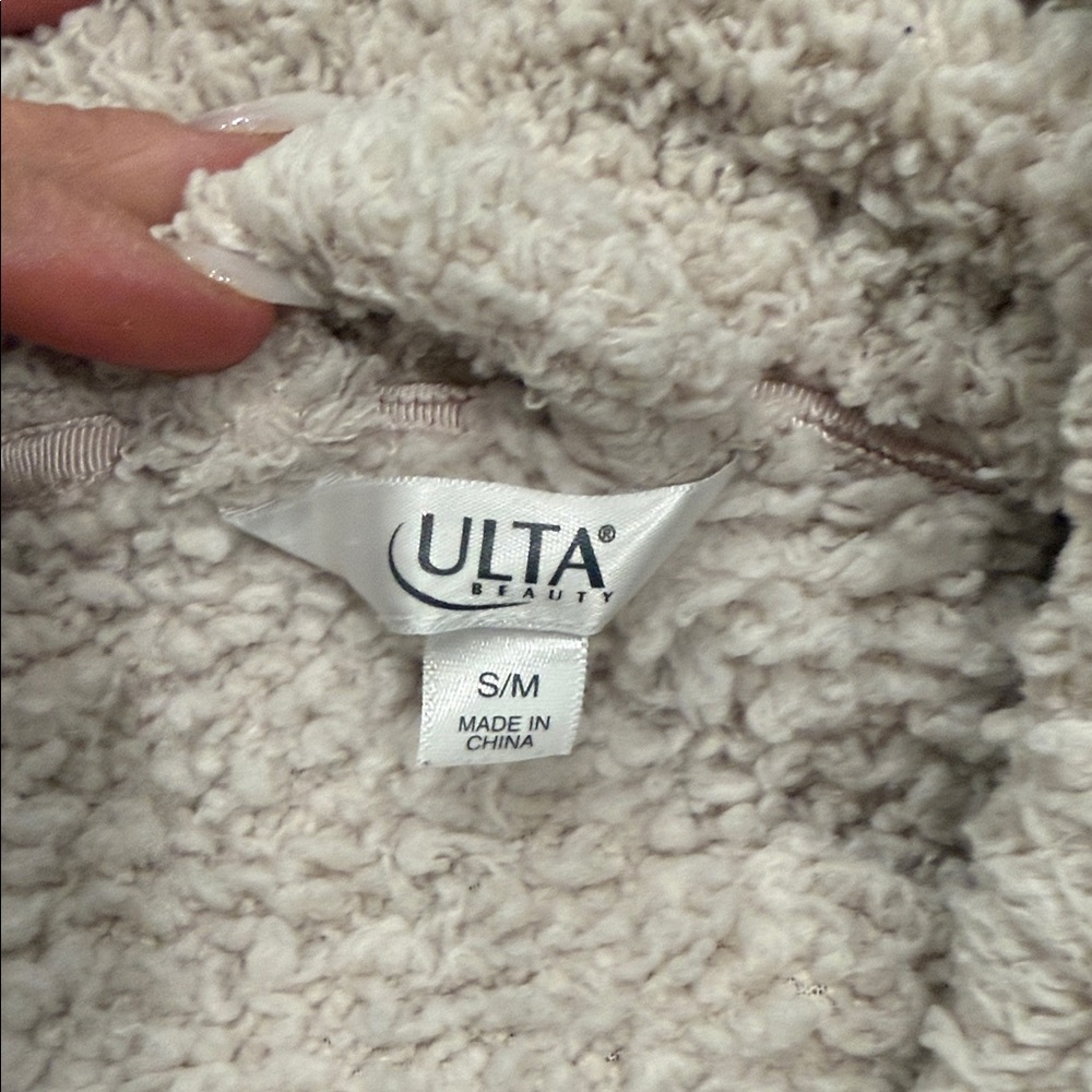 Ulta Beauty Plush Robe - Picture 2 of 3